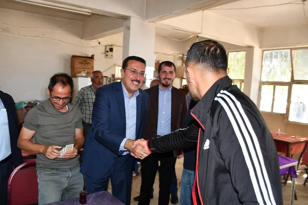 Bülent Tüfenkci Doğanşehir'de muhtarlarla görüşerek bölgenin ihtiyaçlarını dinledi