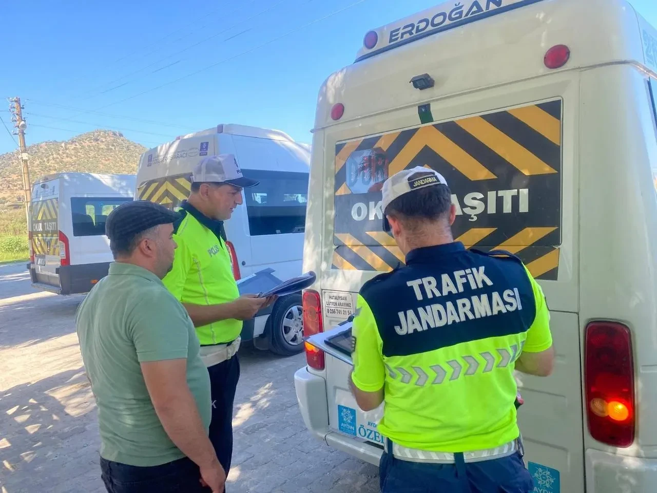 Aydın Karpuzlu'da okul servislerine sıkı denetim ve şoförlere seminer