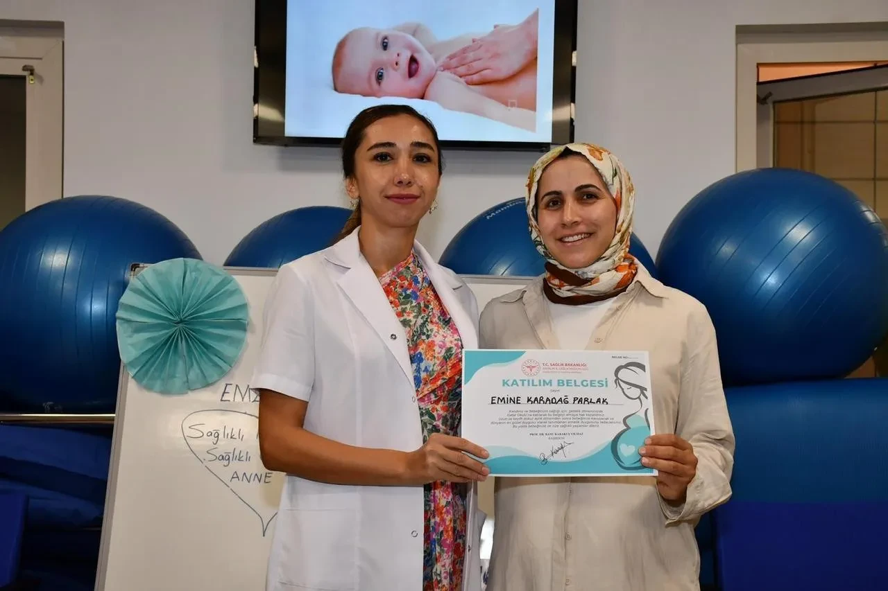 Alanya Eğitim ve Araştırma Hastanesi gebe okulu eğitimleri devam ediyor