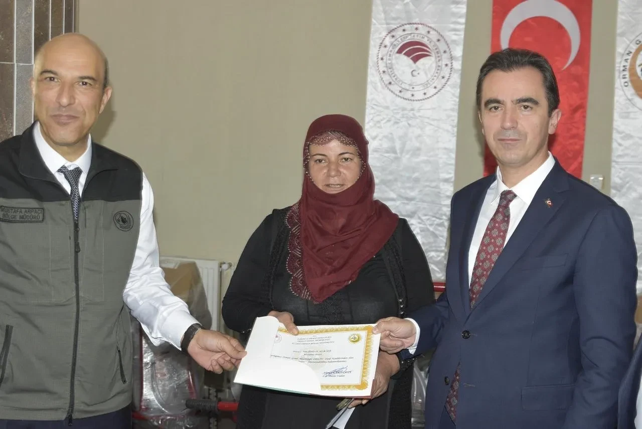 Bitlis’te ORKÖY projesi ile kadın çiftçilere süt sağım makinesi desteği