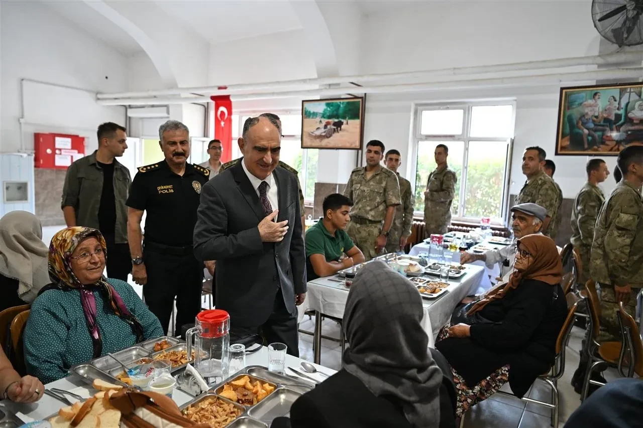 Manisa’da gaziler ve şehit yakınları için anlamlı program düzenlendi