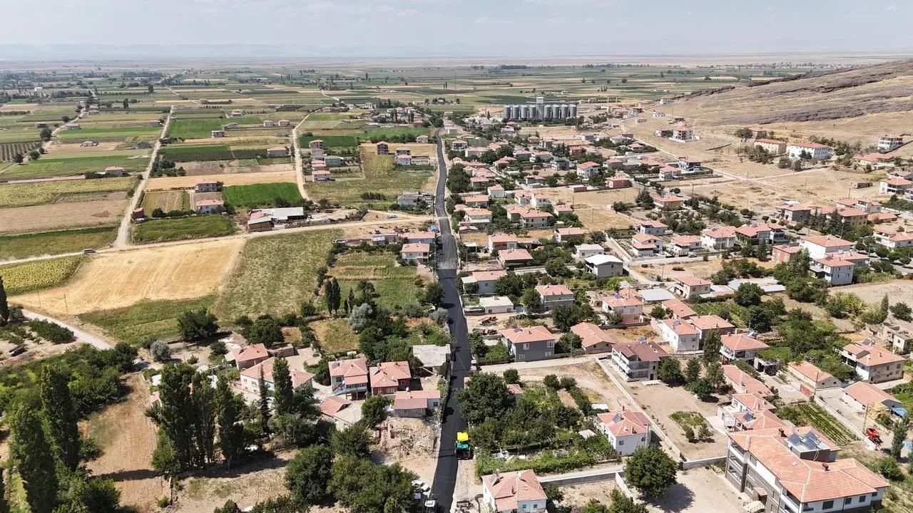 Kayseri Büyükşehir Belediyesi Develi Gazi Mahallesi'nde 8 milyon TL'lik asfalt yatırımı