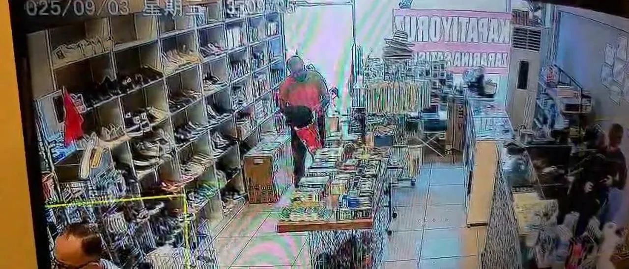 Kocaeli izmit ilçesinde mağazadan ayakkabı çalındı