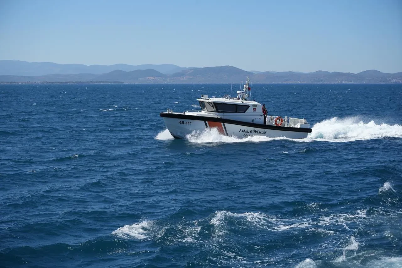 Edremit açıklarında terk edilmiş tekne sahibi İsmail H. aranıyor