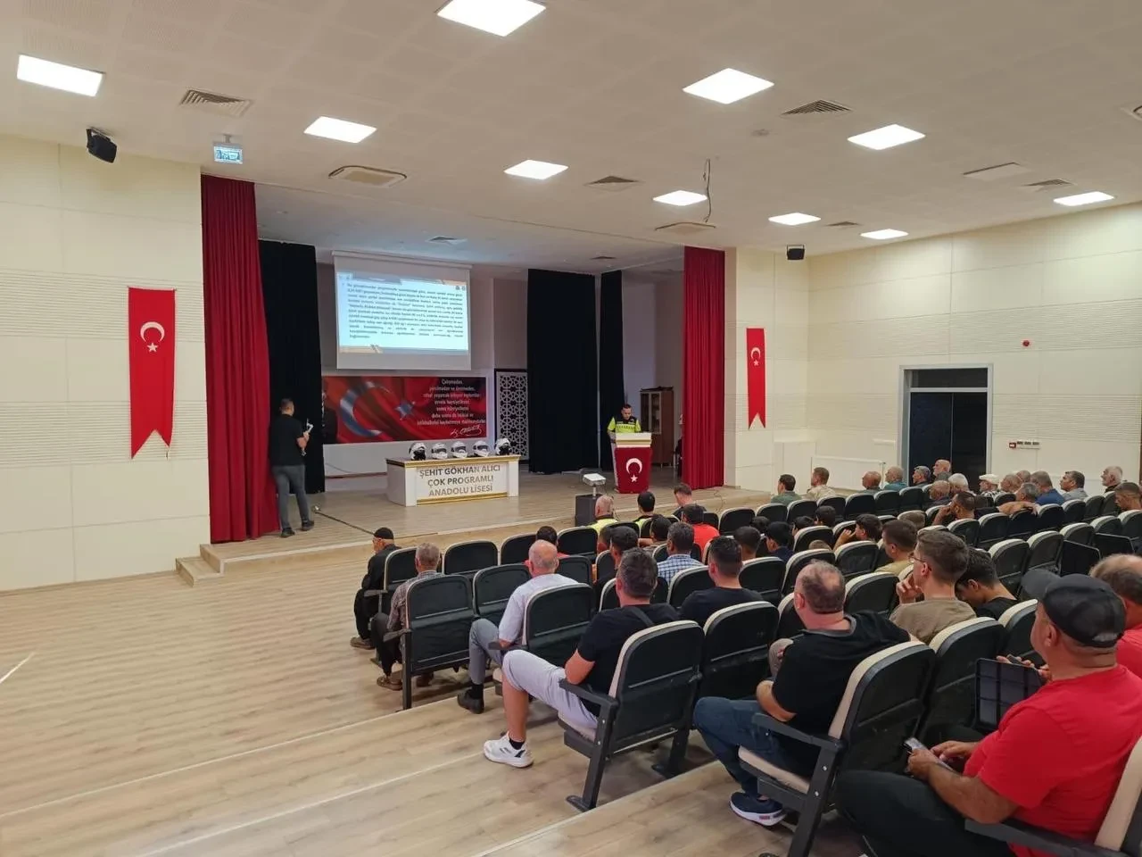 Gaziantep'te jandarma 150 motosiklet sürücüsüne güvenli sürüş eğitimi verdi