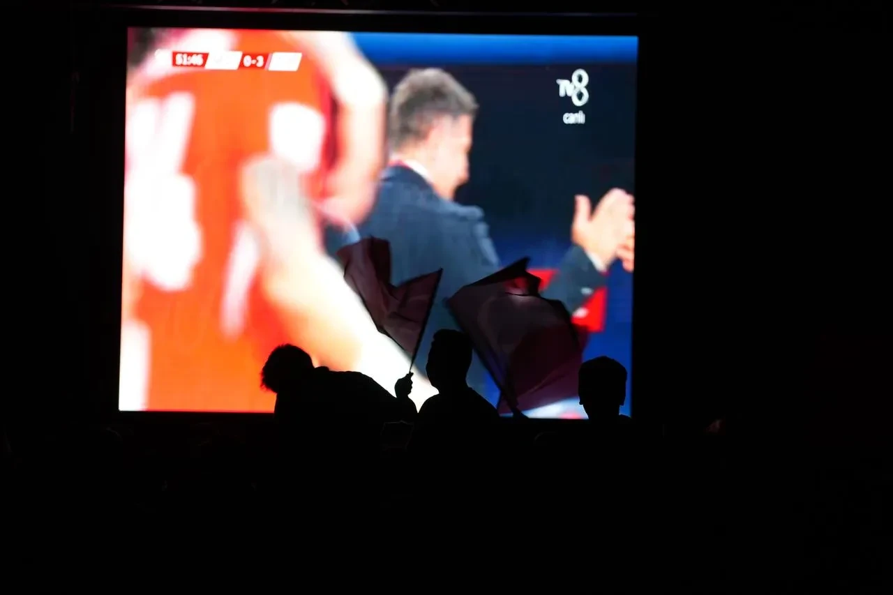 Kırıkkaleliler A Milli Takım'ın galibiyetini Cumhuriyet Meydanı'nda kutladı