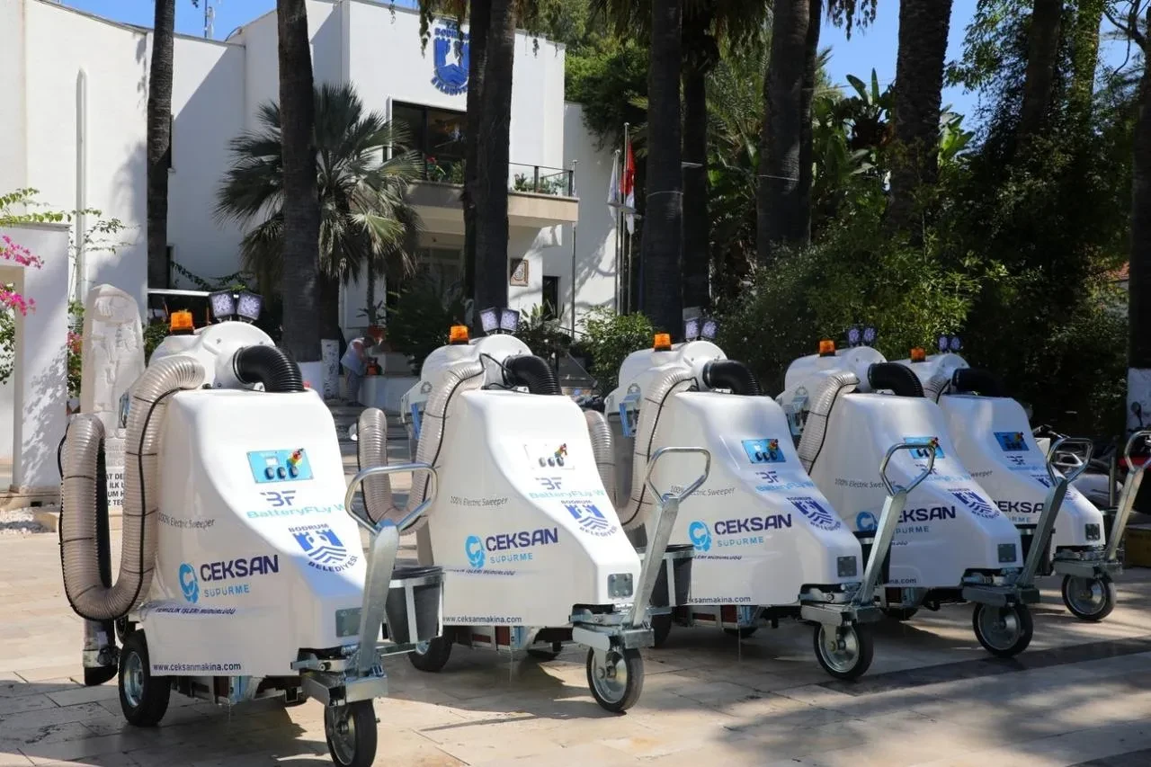 Bodrum Belediyesi elektrikli süpürme araçlarını hizmete sundu