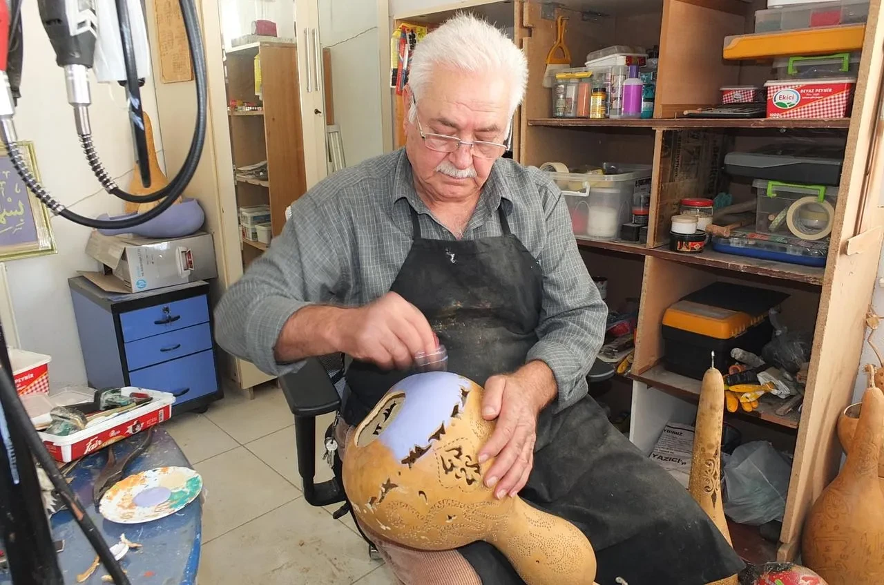 Mahmut Ertan hat yazılı kabakları Craft İstanbul Fuarı'nda sergileyecek