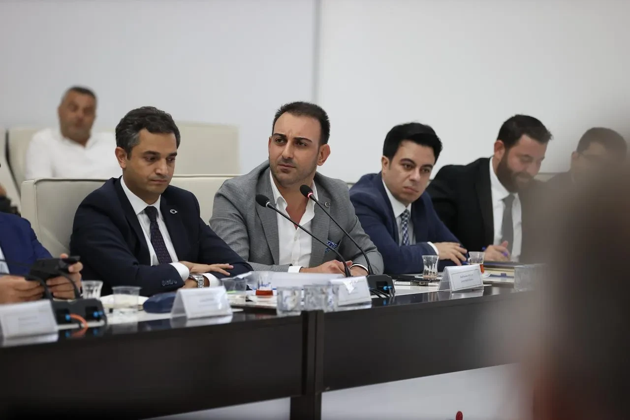 CHP’li başkan ve İYİ Partili vekil Bakan Kurum’a Hatay’da teşekkür etti