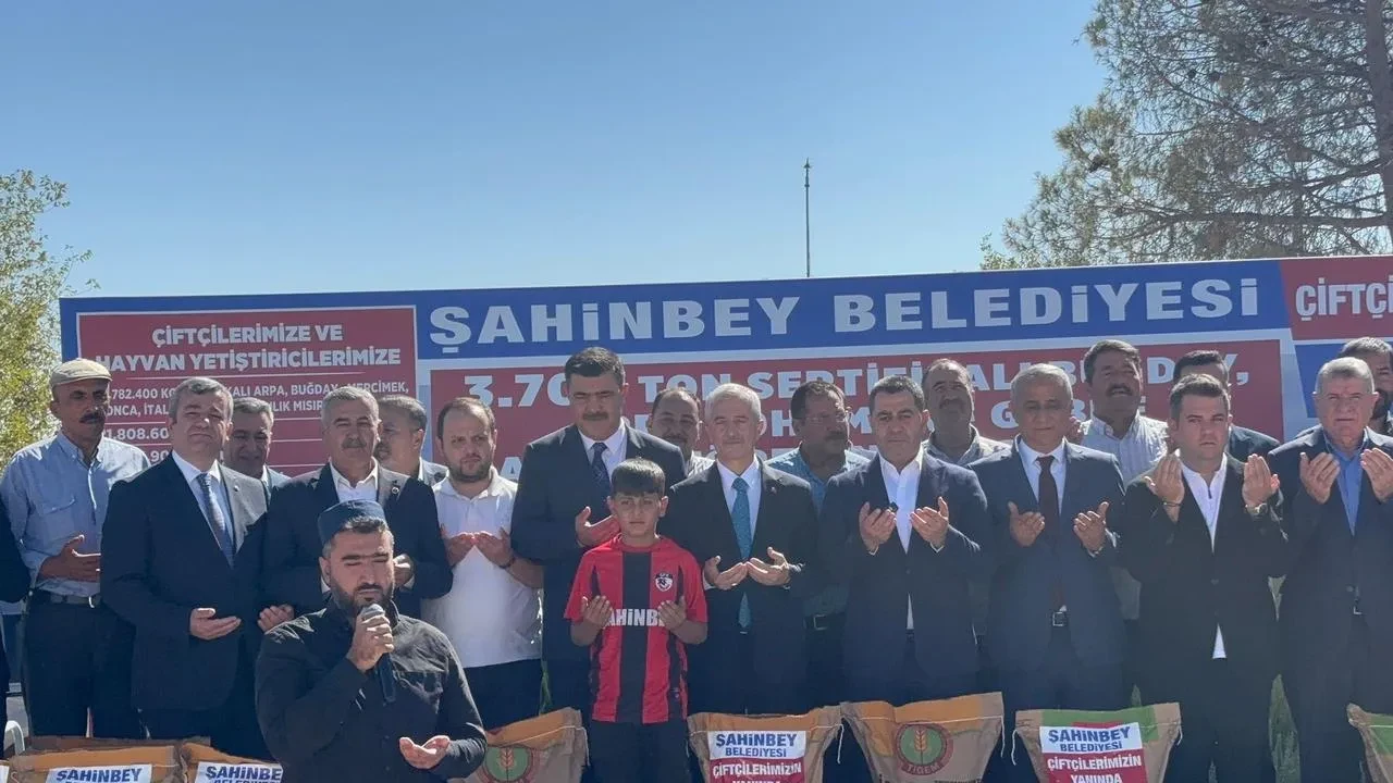 Şahinbey Belediyesi çiftçilere 1700 ton tohum ve 2000 ton gübre desteği