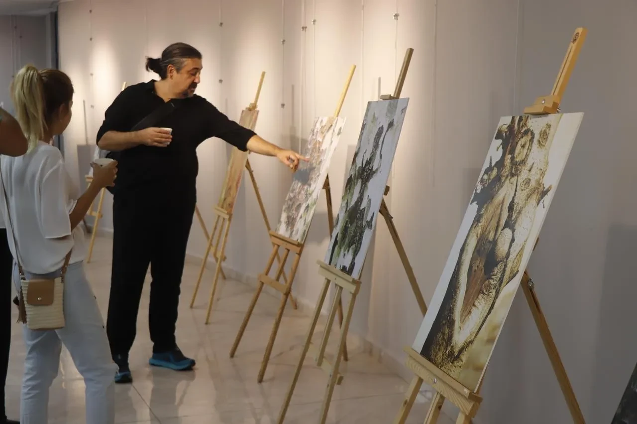 Atakum Fotoğraf Derneği Prof. Dr. Sefer Orçen'in doğadan ikonlar sergisini açtı