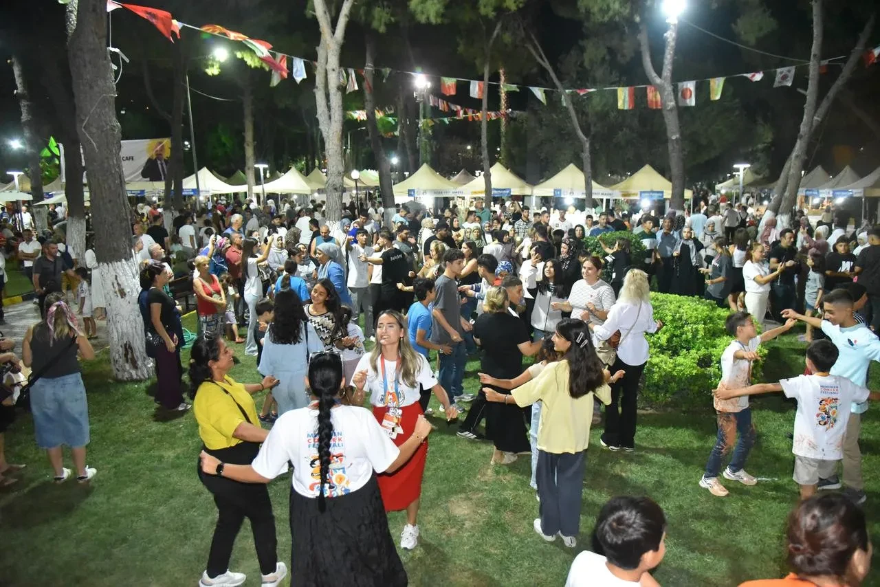 Menemen Çömlek Festivali Sanatçıları Ve Ziyaretçileri Buluşturuyor