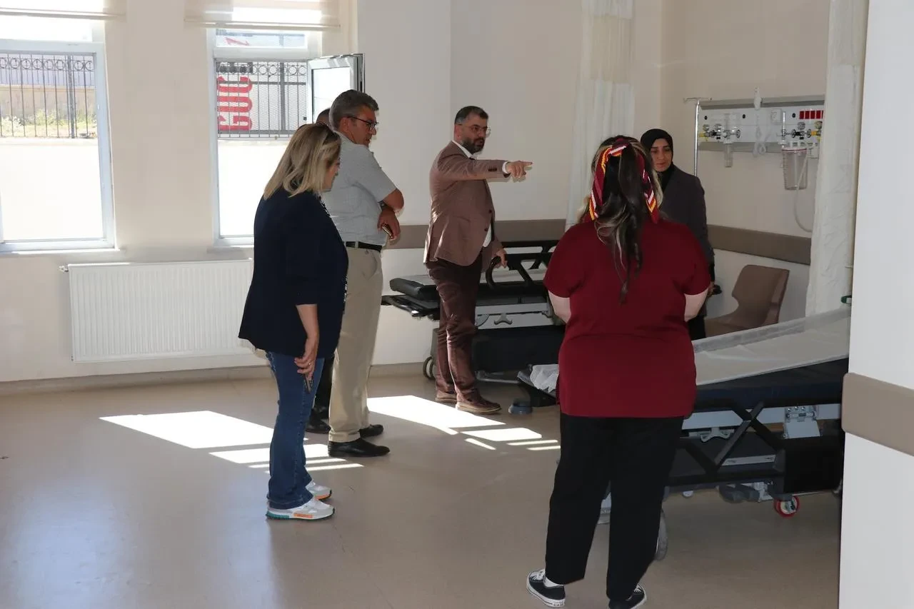 Bayburt İl Sağlık Müdürü Harun Sivlim Demirözü Hastanesi’nde incelemeler gerçekleştirdi