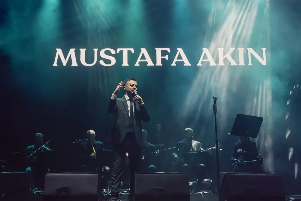 Bitlis'te Bir Anadolu Şenliği türkülerle başladı