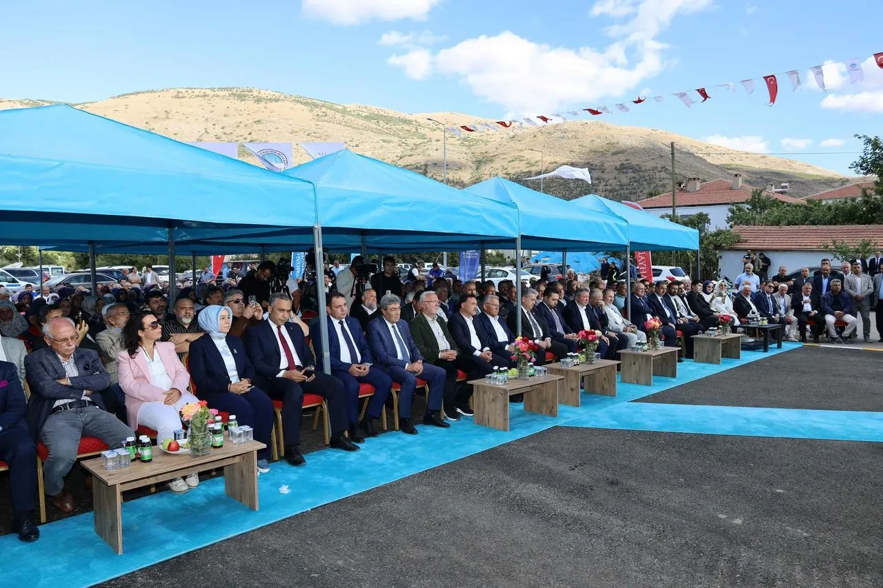 Yahyalı Belediyesi tekstil fabrikası törenle hizmete açıldı