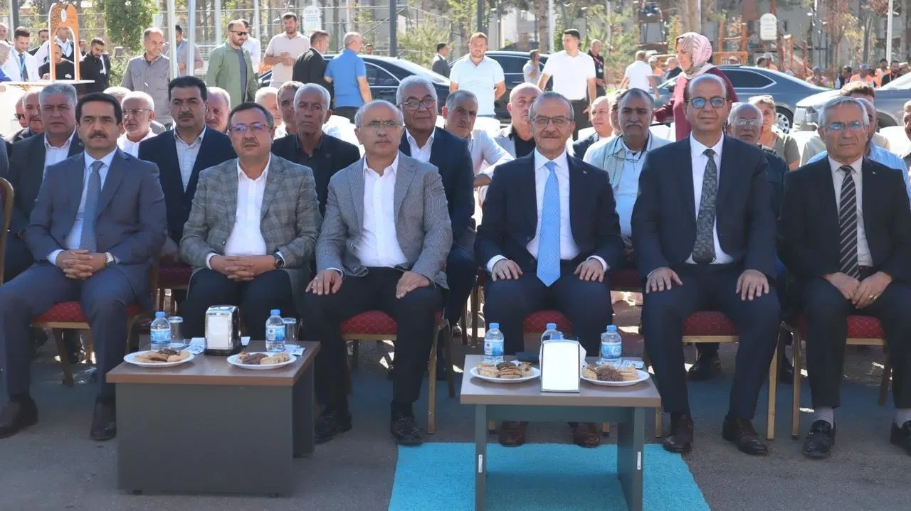 Yeşilyurt Belediyesi temizlik araç filosunu 21 yeni araçla güçlendirdi