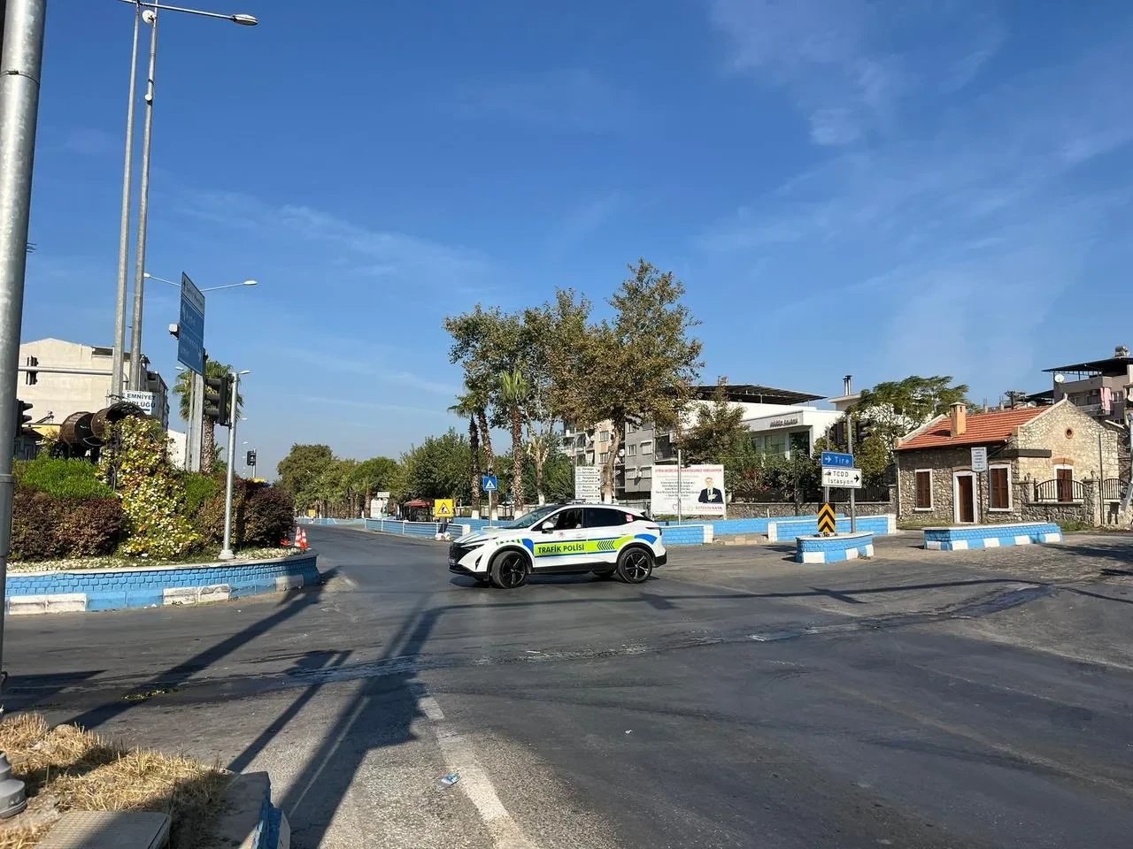 İncirliova'da atıl üst geçit Karayolları Genel Müdürlüğü tarafından kaldırılıyor