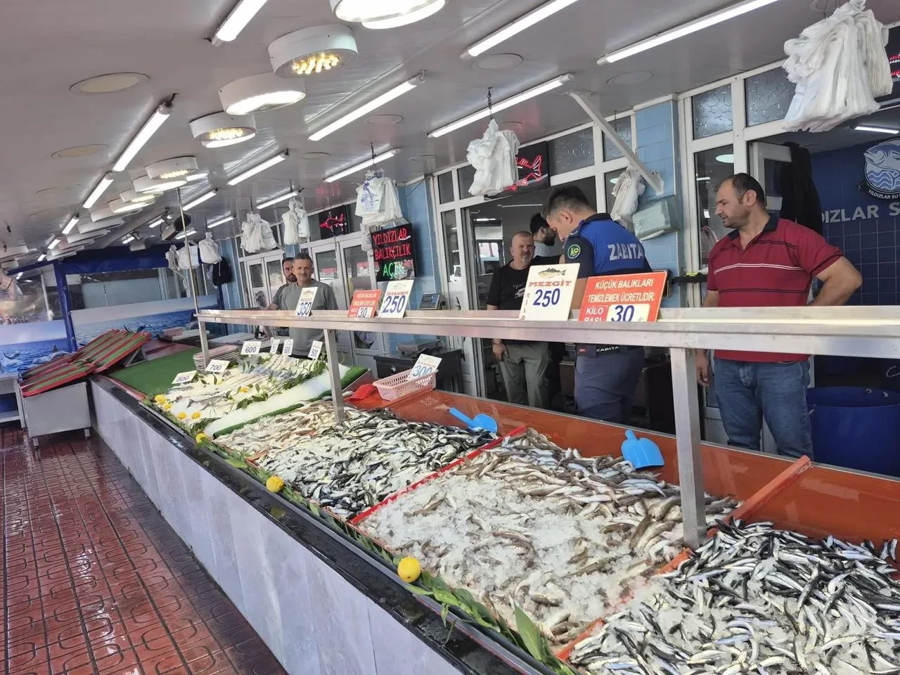 Bolu Belediyesi Zabıta Müdürlüğü Balık Tezgahlarını Denetledi