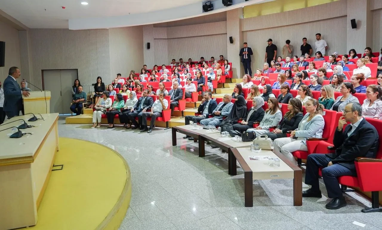 Kilis 7 Aralık Üniversitesi kadın ve aile dostu kent çalıştayı düzenledi