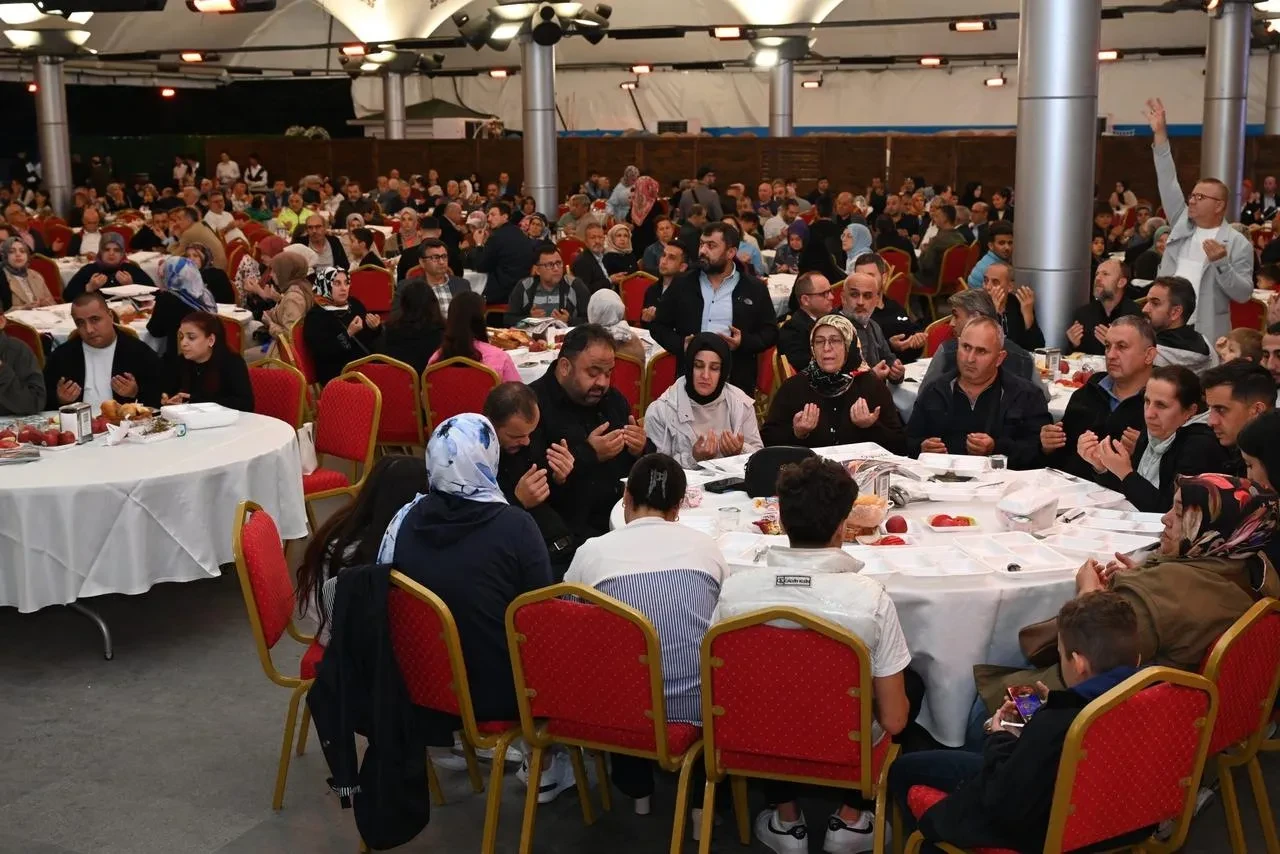 Isparta Belediye Başkanı Şükrü Başdeğirmen İstanbul'daki Ispartalılarla buluştu