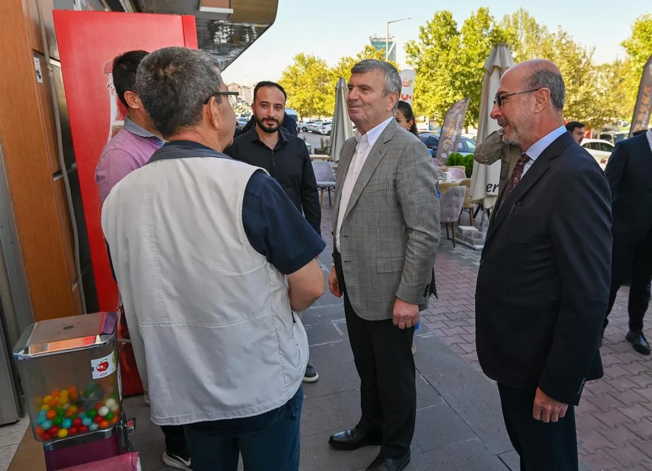 Başkan Pekyatırmacı ve Milletvekili Akyürek Selçuklu'da esnaf ziyareti yaptı