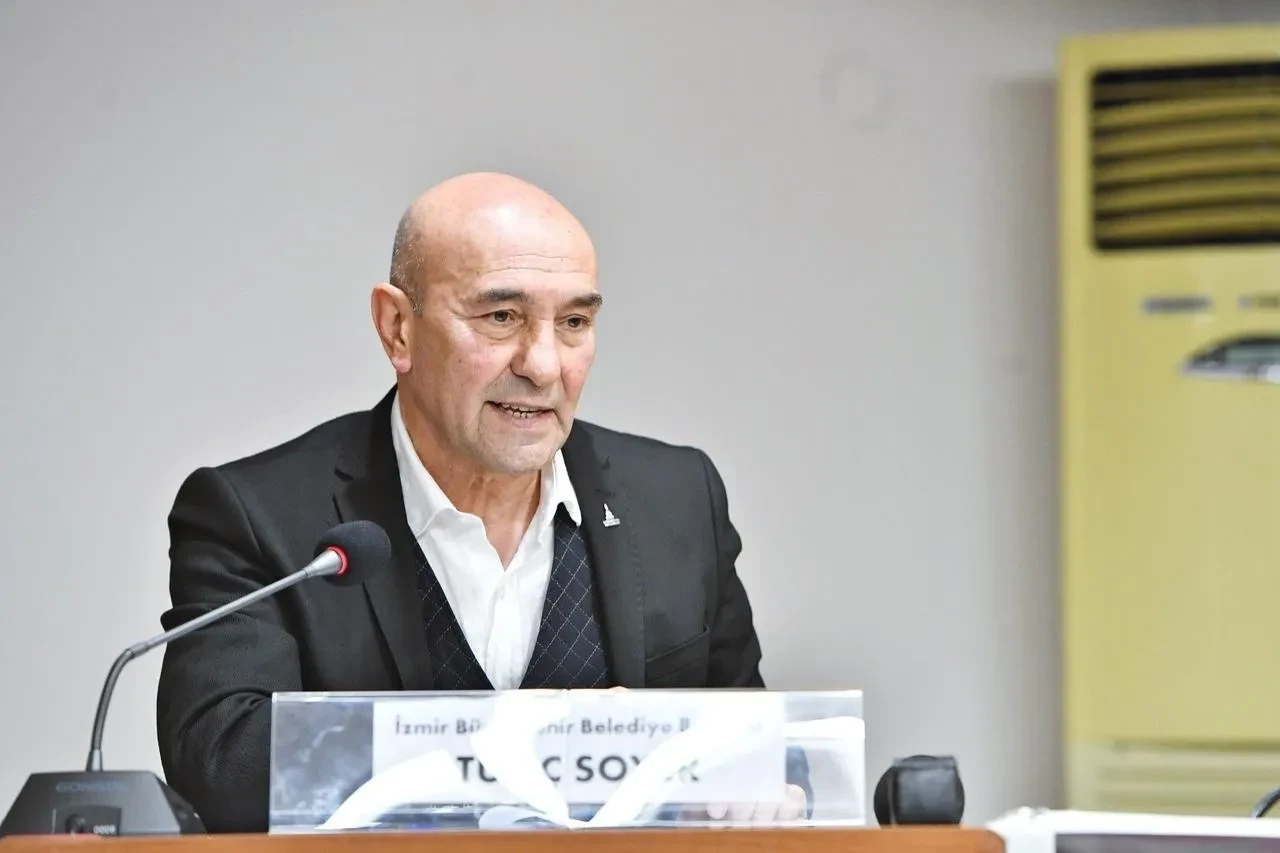 İzmir BB yolsuzluk davasında 5 sanık tahliye edildi