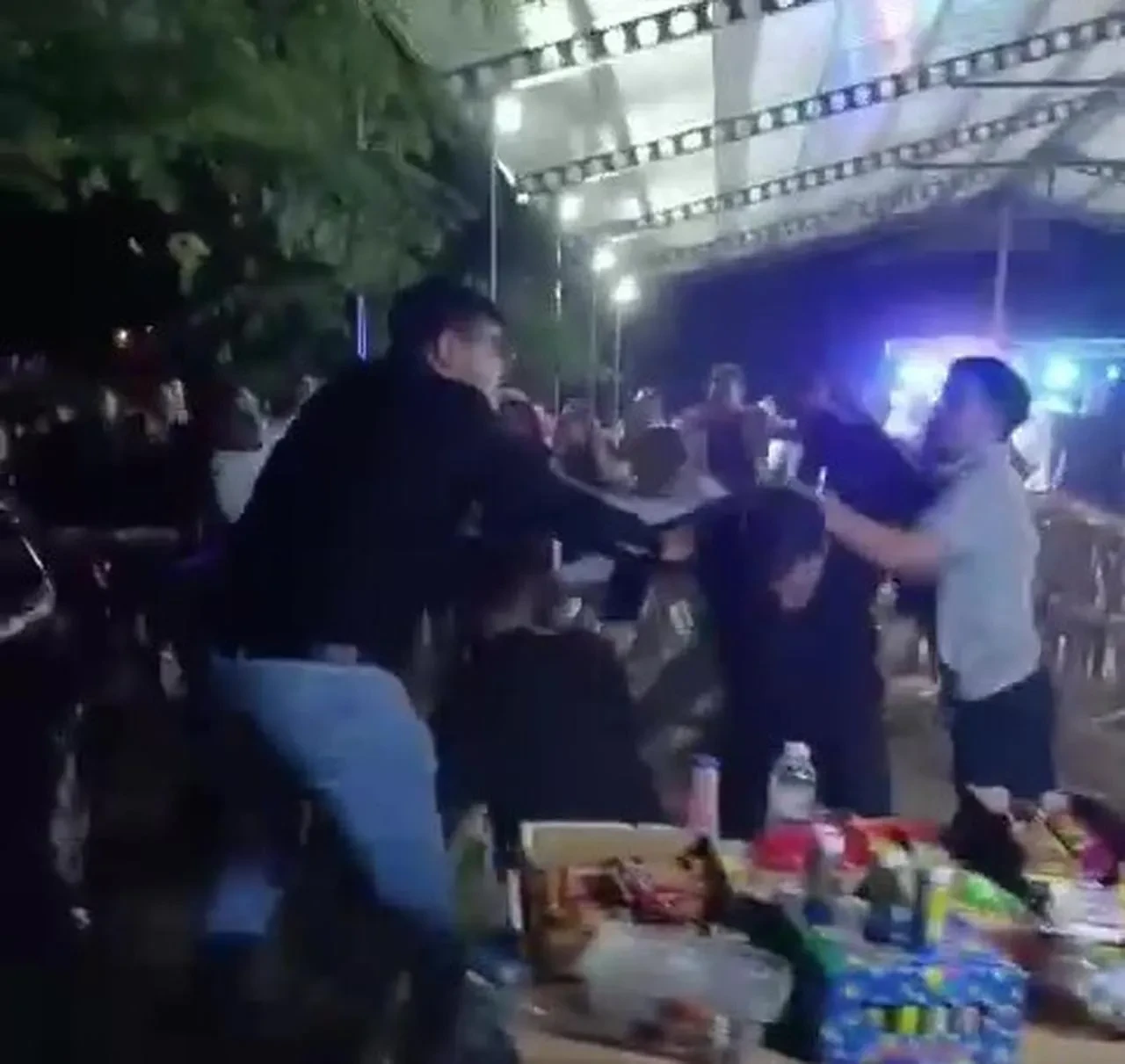 Denizli'nin Buldan ilçesinde nişan eğlencesinde kavga çıktı altı yaralı