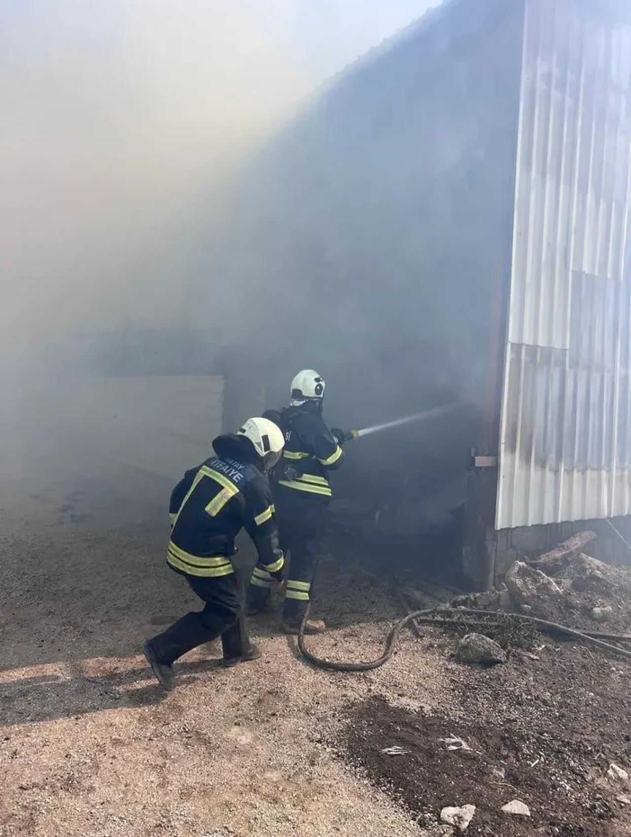 Hatay’da Çiftlikte Çıkan Yangın İtfaiye Müdahalesiyle Kontrol Altına Alındı