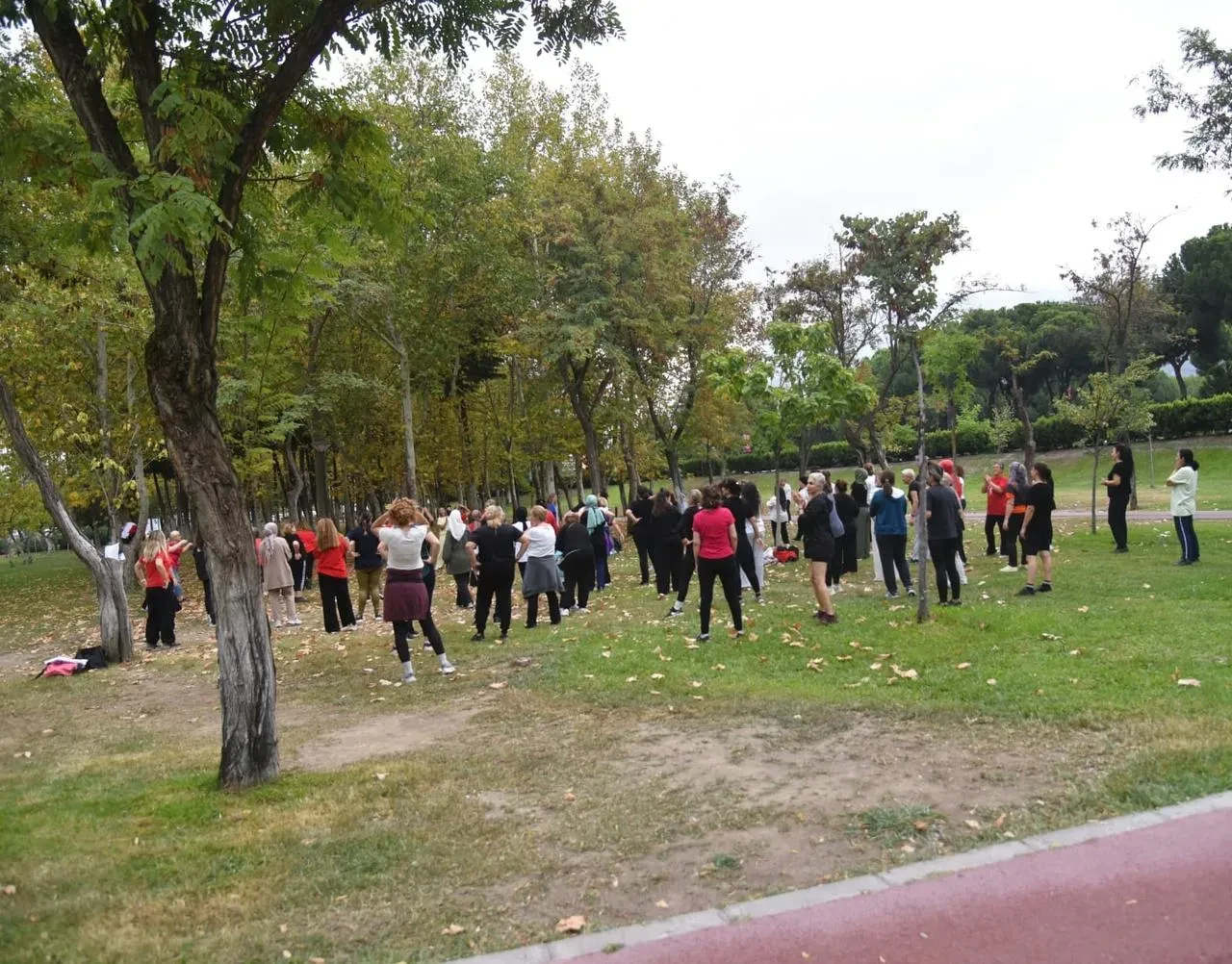 Yunusemre Belediyespor Avrupa Spor Haftası'nda kadınlar için açık hava etkinliği düzenledi