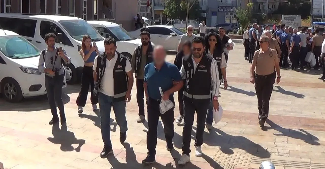 Aydın Tabip Odası eski başkanı Prof. Dr. O.N.A. bıçak parası iddiasıyla