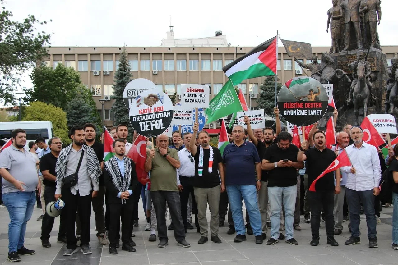 Uşak’ta Sumud Filosu İçin Gazze’ye Destek Yürüyüşü Düzenlendi