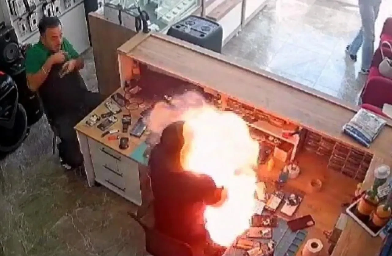 Aksaray’da telefon bataryası patlaması tamirci Ferhat Özkan’ı yaraladı