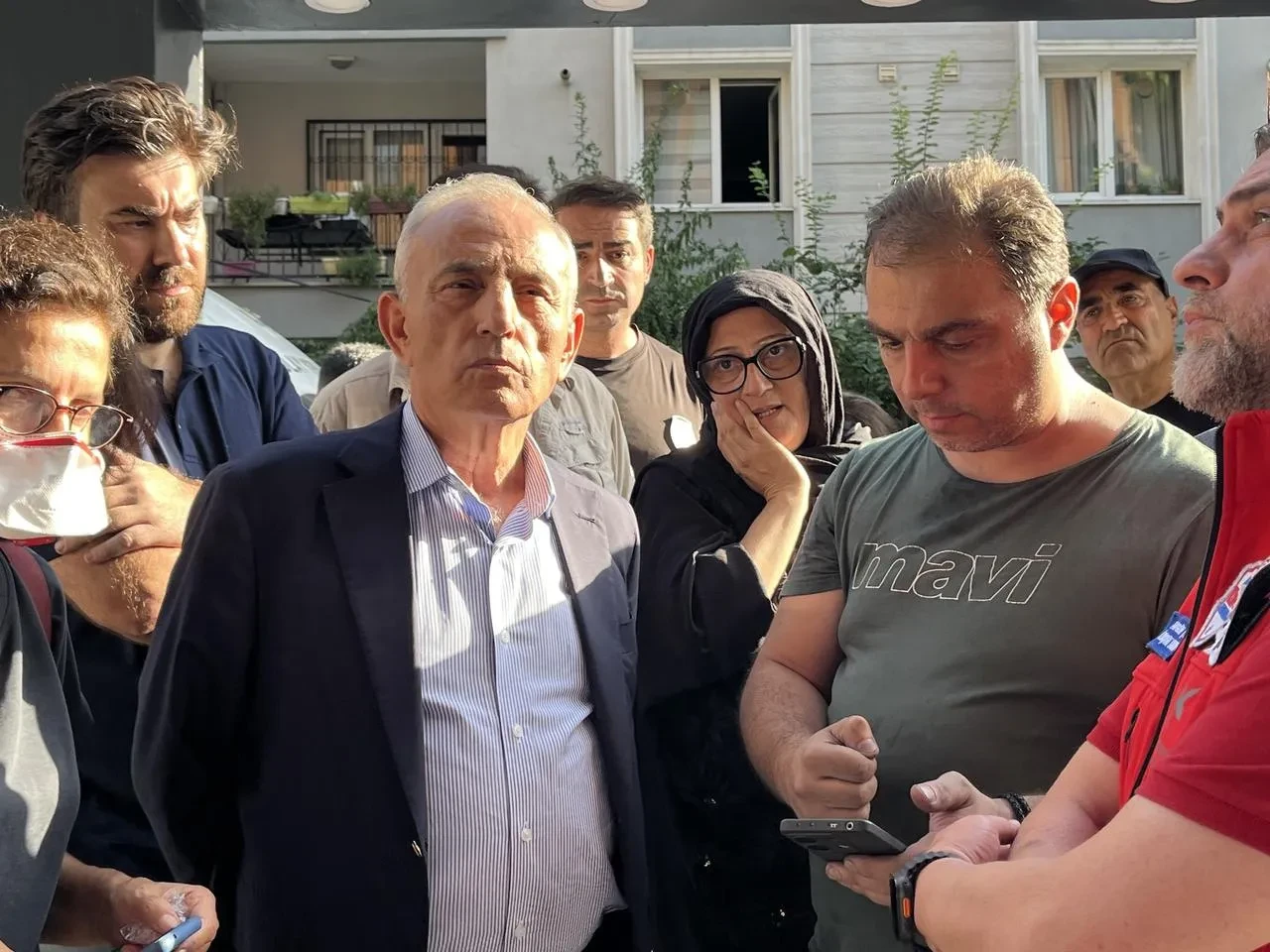 Küçükçekmece'de elektrik panosundan çıkan yangında 1 ölü 6 yaralı