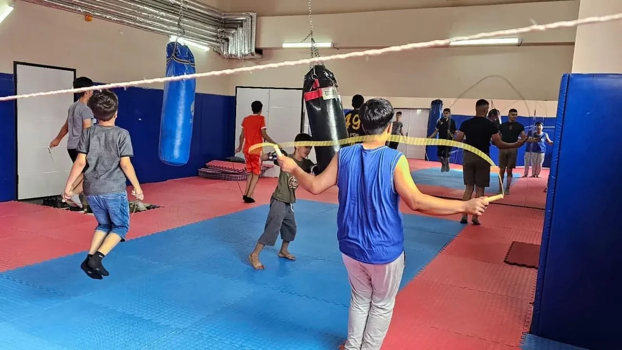 Hasköy’de Gençlik ve Spor Bakanlığı’nın boks antrenmanları yoğun ilgi görüyor