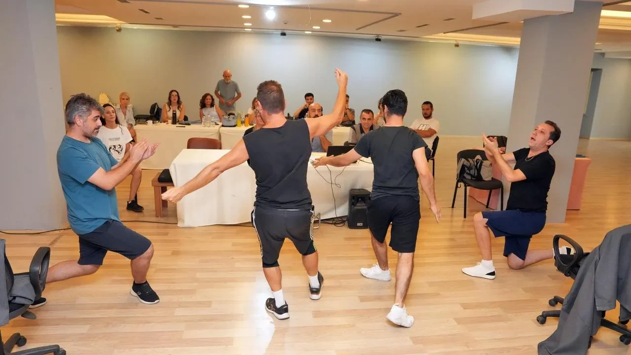 Alanya Belediye Tiyatrosu'nda Gogol'ün "Palto" eseri prömiyeri 10 Ekim'de