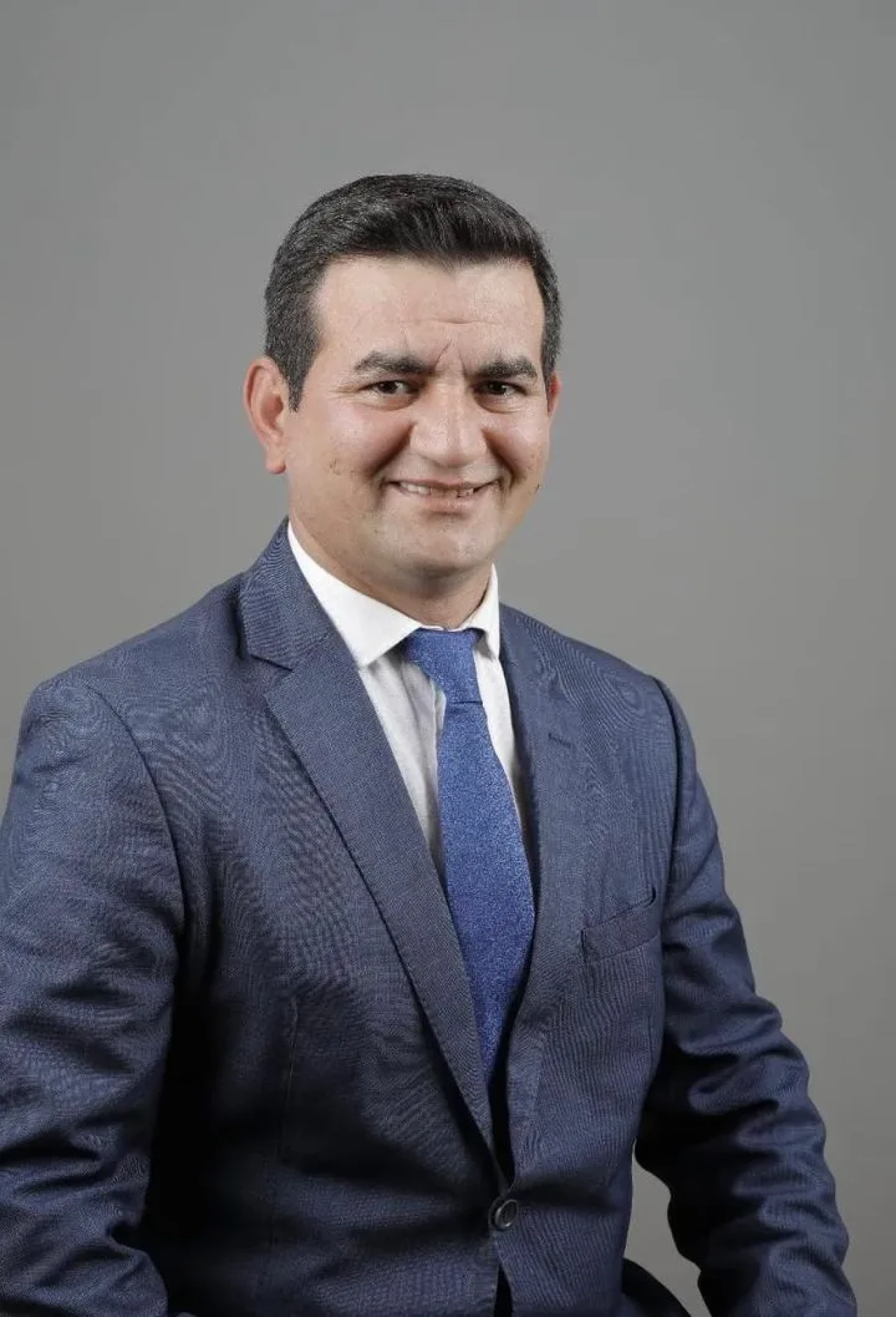 Antalya'da CHP'li Aksu Belediyesi'nde üç başkan yardımcısı istifa etti