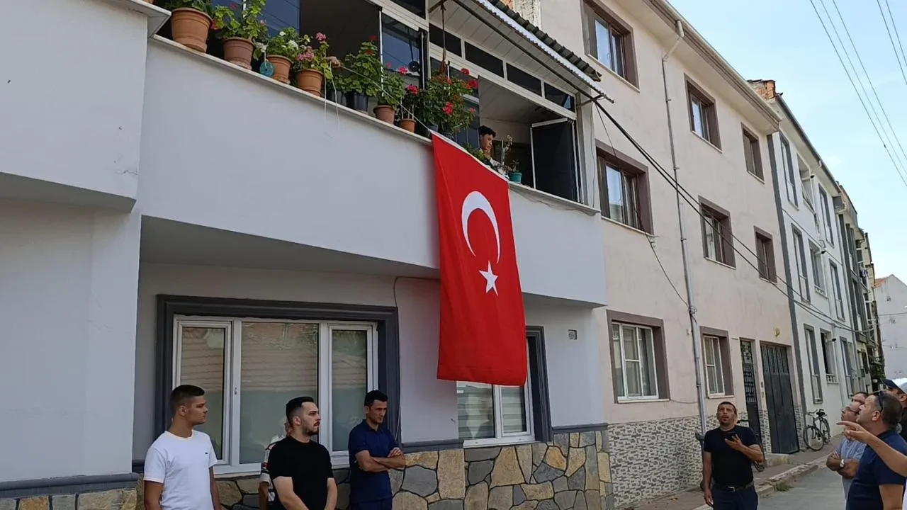 Şehit Polis Müdürü Muhsin Aydemir'in annesi Nebahat Aydemir hastaneye kaldırıldı