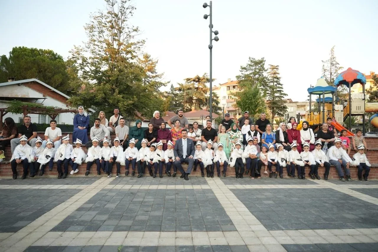 Bursa'da 27 Çocuk İçin Toplu Sünnet Şöleni Gerçekleştirildi