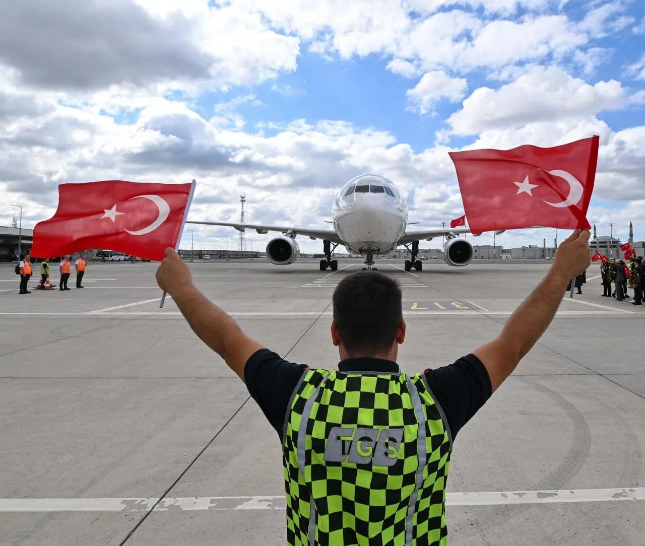 THY pilotu A Milli Basketbol Takımı'nı uçakta anonsla tebrik etti