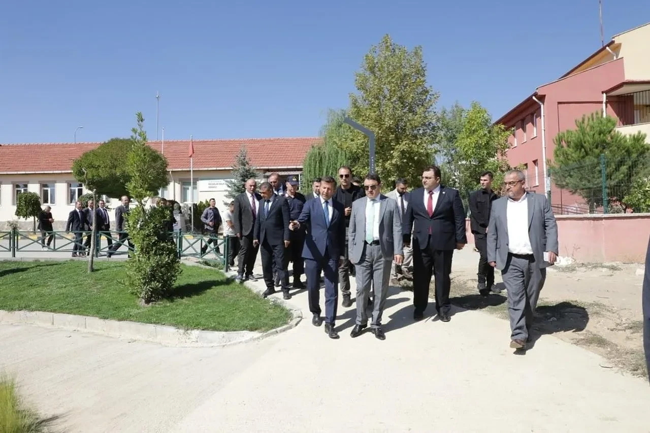 Vali Musa Işın, Pazarlar’daki projeleri ve yatırımları yerinde inceledi