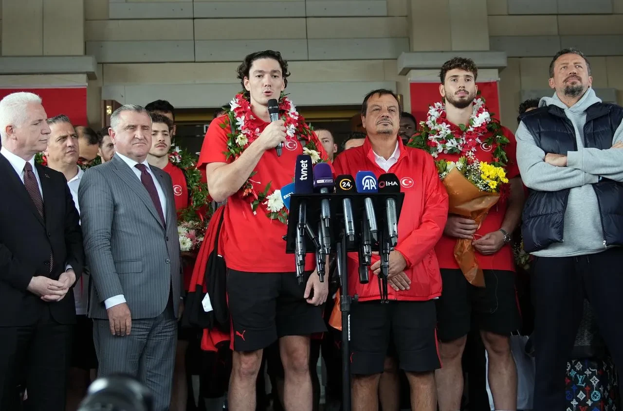 Türkiye, EuroBasket 2025 finalinde gümüş madalya kazandı