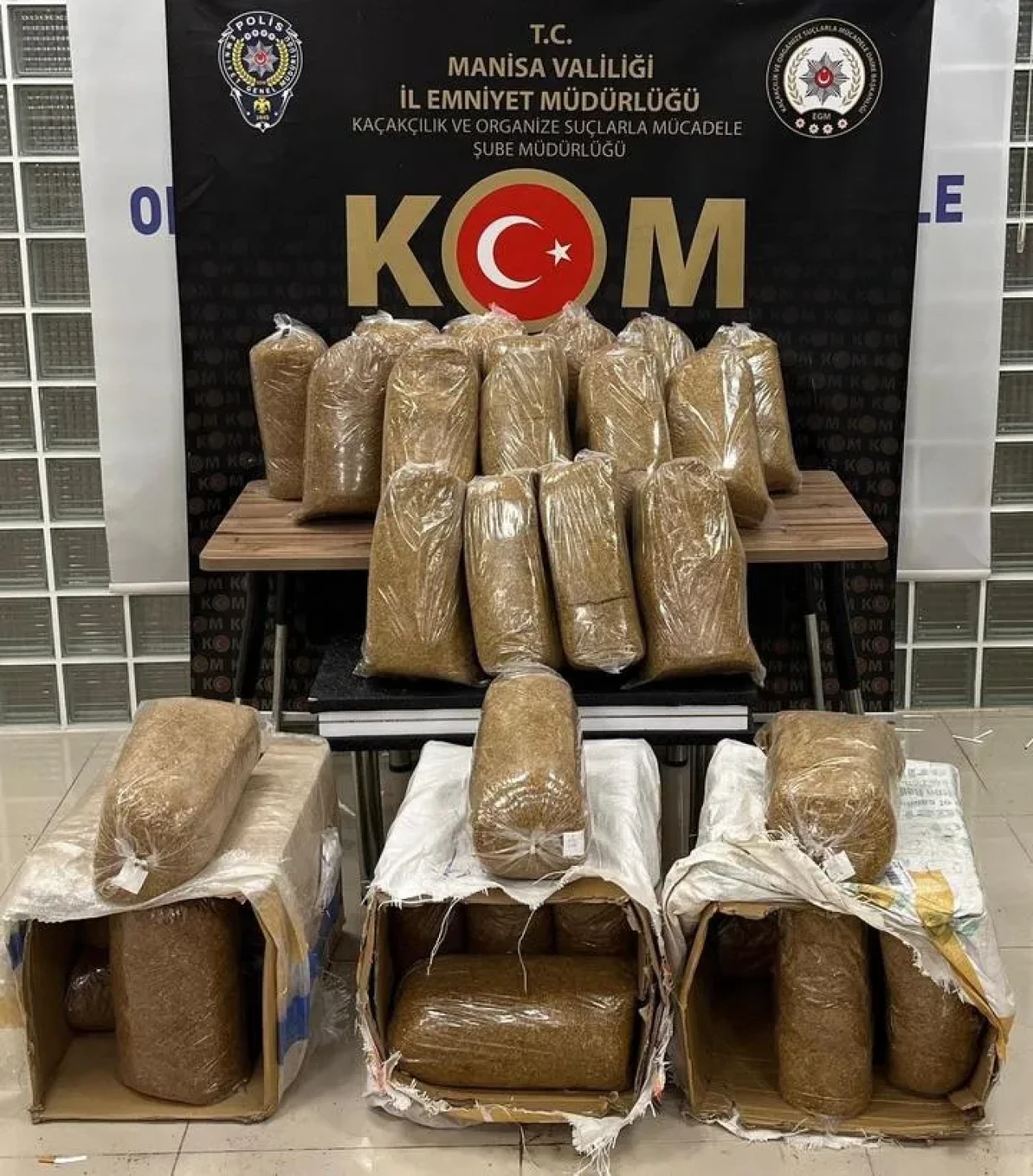 Manisa'da kaçak tütün operasyonunda 9 şüpheli gözaltına alındı