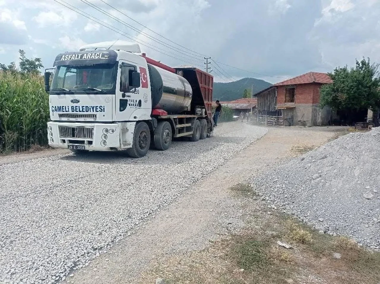 Çameli Belediyesi mahalle sakinlerine güvenli ulaşım sağladı
