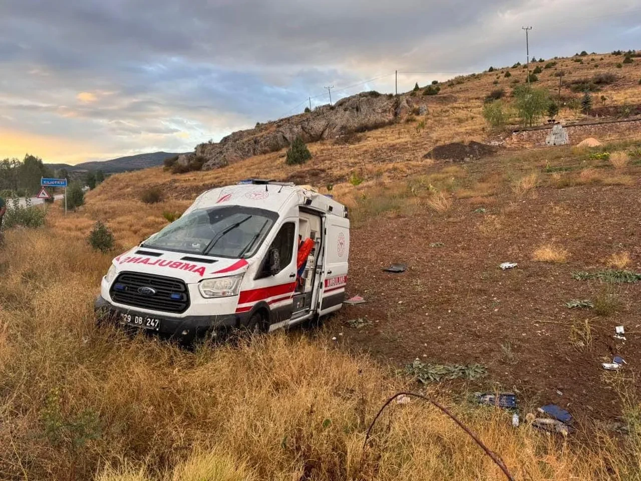 Gümüşhane'de ambulans takla attı 3 sağlık personeli yaralandı