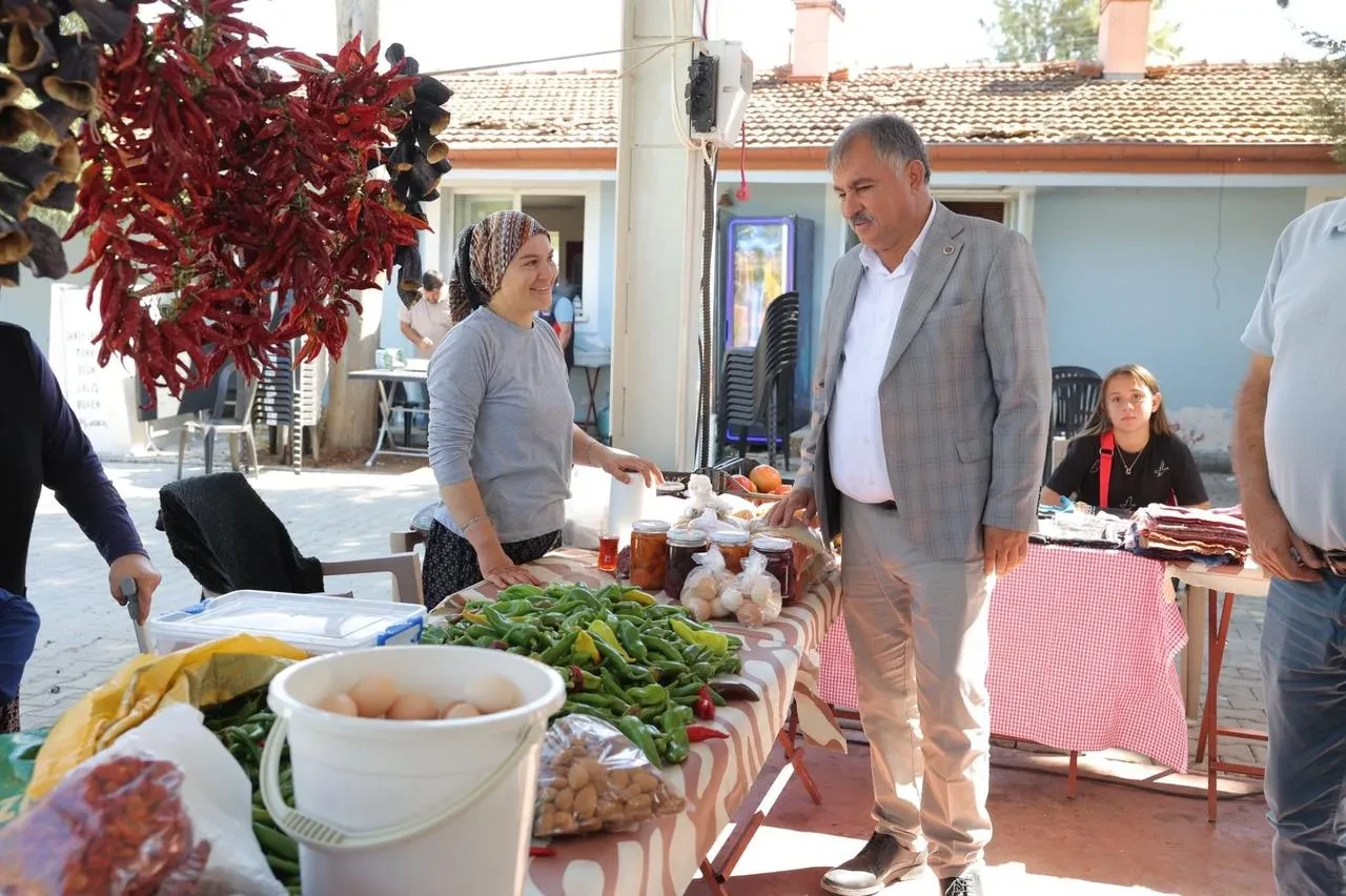 Beyşağ Belediyesi Geriçam Mahallesi’nde Bağbozumu Şenliği Düzenledi
