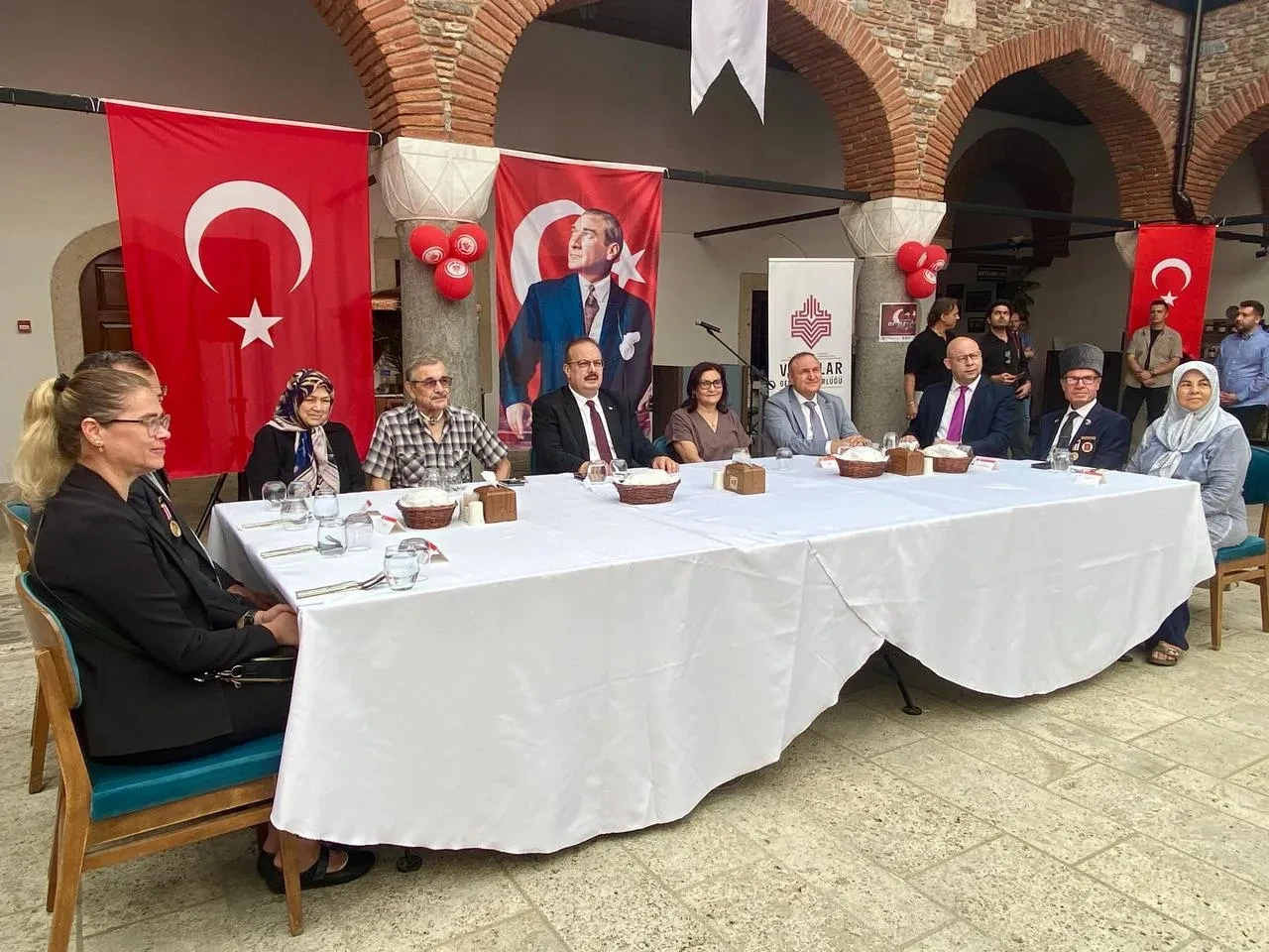 Aydın protokolü Gaziler Günü’nde gazilerle yemekte buluştu