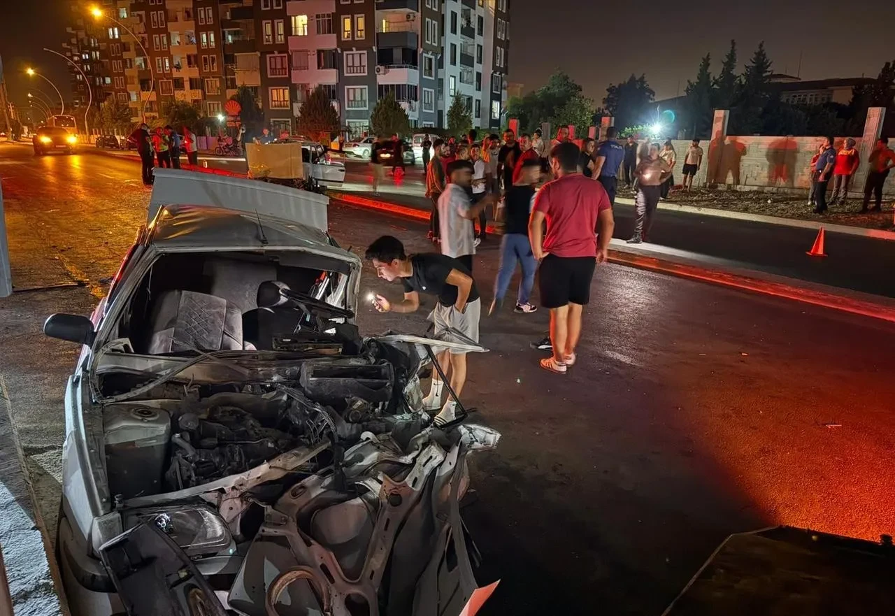 Mersin’in Tarsus ilçesinde trafik kazası sonucu 1 ölü 8 yaralı