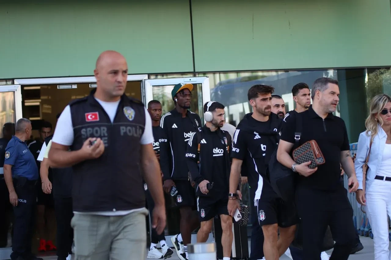 Beşiktaş İzmir’e geldi Göztepe maçına hazırlanıyor