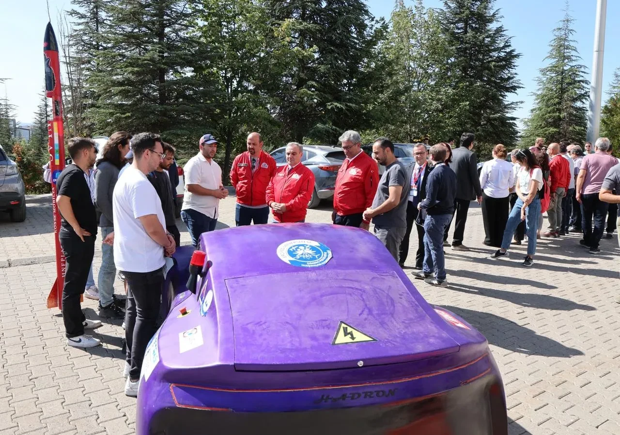 Erciyes Üniversitesi TEKNOFEST 2025’te 12 ödül ve 27 finalist takım ile