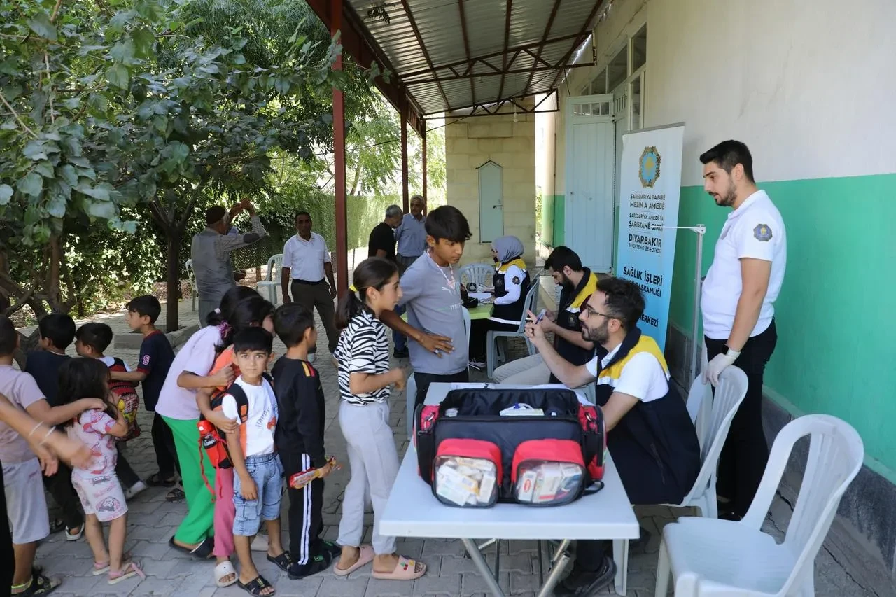 Diyarbakır'da sağlık taraması ve kanser farkındalık eğitimi yapıldı